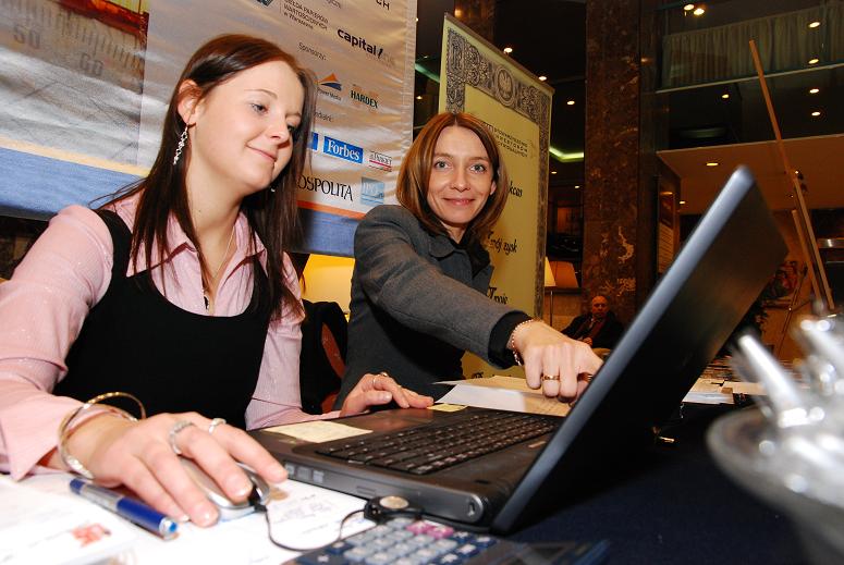 323142440_dsc_6135.jpg, recepcja konferencji pracuje pe�n� par�
