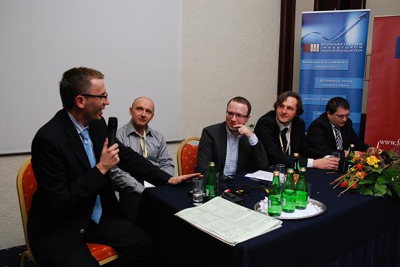 323143653_dsc_7005.jpg, \"Oczekiwania inwestor�w indywidualnych wobec prasy finansowej\" - panel dyskusyjny