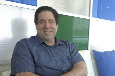 Tony Petrilli w biurze Paszportu do Wall Street