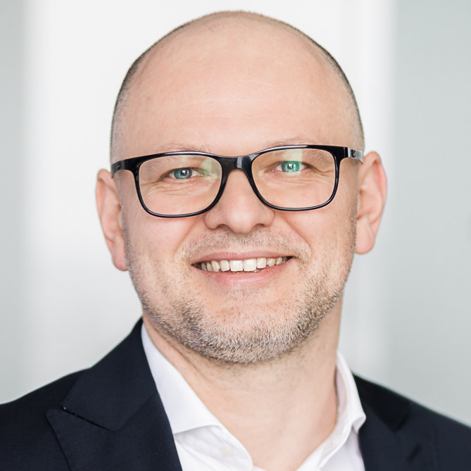 Radosław Krawczyk, Członek Zarządu, Dyrektor Finansowy Radosław Krawczyk, Członek Zarządu, Dyrektor Finansowy