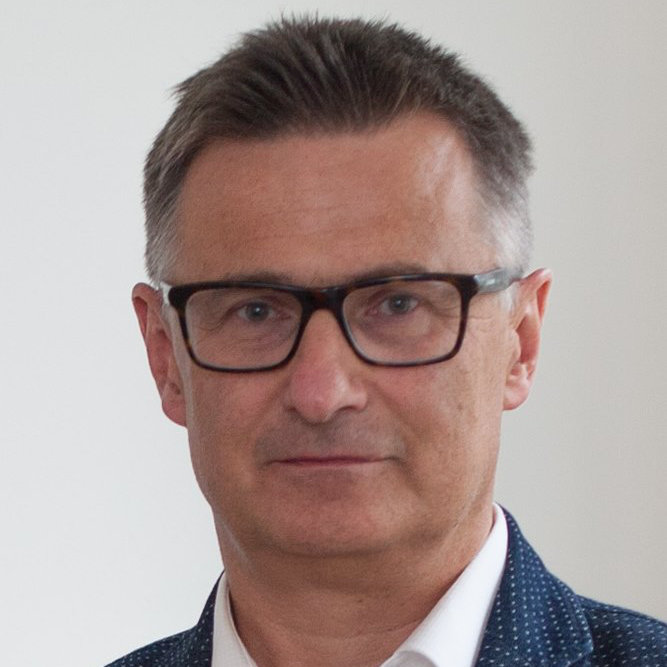 Piotr Saczuk, Prezes Zarządu Suntech S.A. Piotr Saczuk, Prezes Zarządu Suntech S.A.